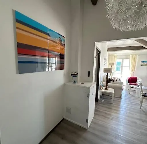 St Martin With Aircon, Car Park & Swimming Pool Across Street,access To Shared Garden Area Apartamento *