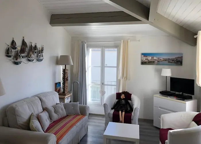 St Martin With Aircon, Car Park & Swimming Pool Across Street,access To Shared Garden Area Apartamento *