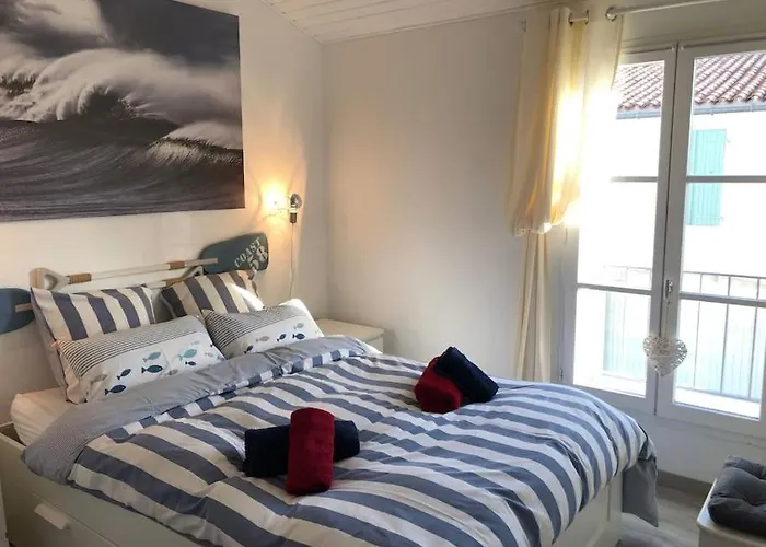 St Martin With Aircon, Car Park & Swimming Pool Across Street,access To Shared Garden Area Apartamento Saint-Martin-de-Ré